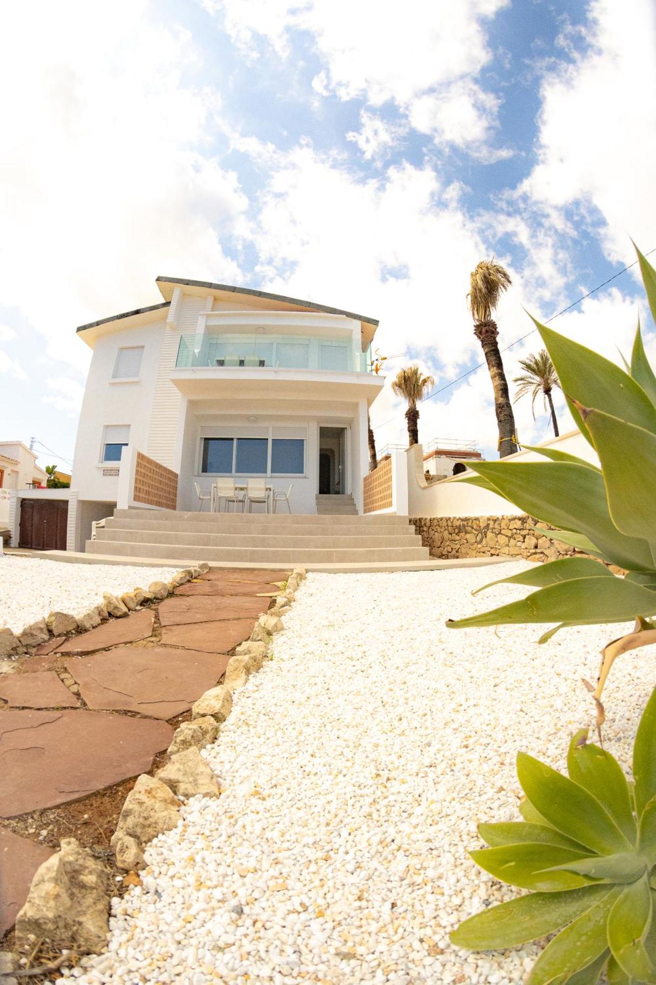 Vistas Y Terraza Panoramica Frente Al Mar En Denia, Las Rotas Bagian luar foto